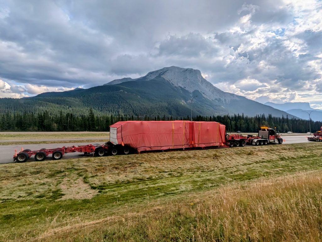 Specialized heavy haul transportation supporting an over-dimensional freight project across Western Canada.